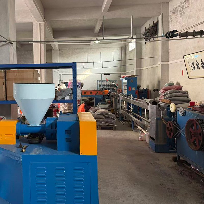 Primary insulation extrusion process for cable conductors