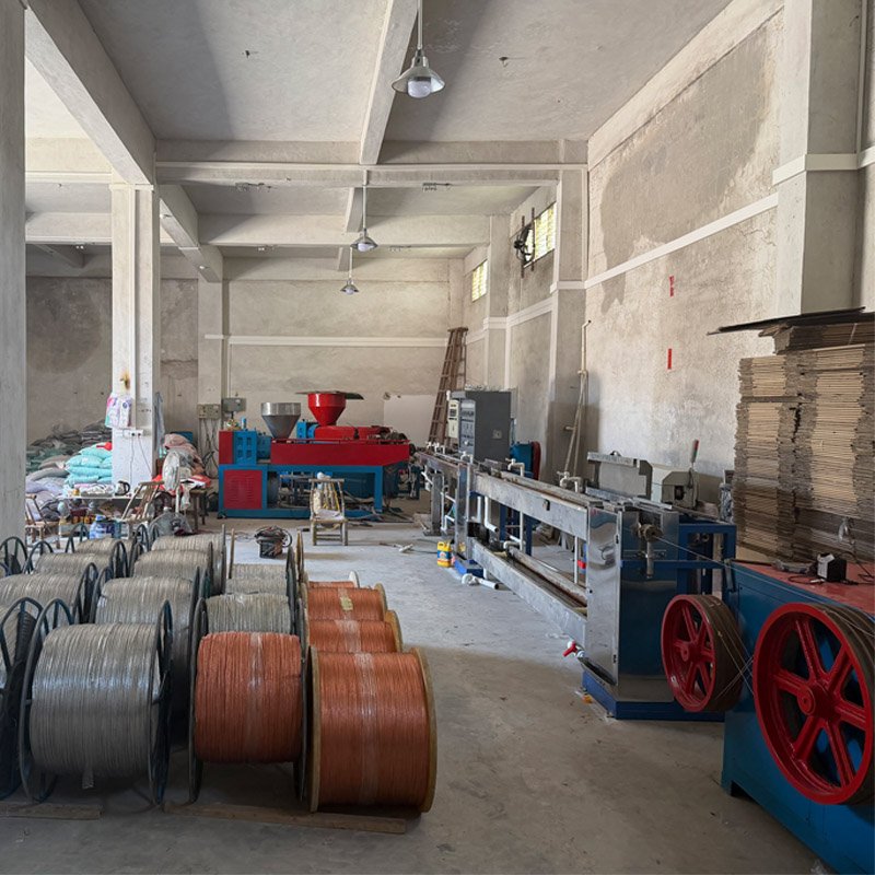 Outer jacket extrusion process for cable protection