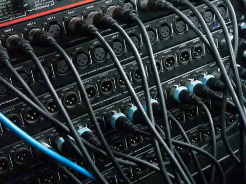 Audio cable for studio patchbay wiring setup